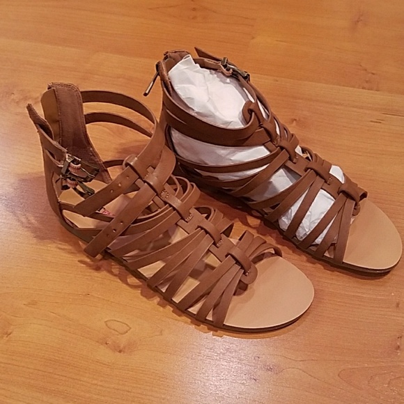 JustFab Sandal - Picture 1 of 4